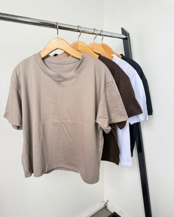 #130 | Remera over con cuello ancho