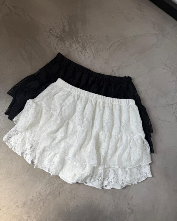 art.165 | Mini short con volados de encaje