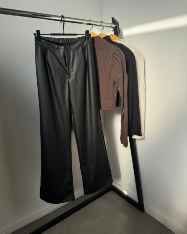 art.3496 Pantalón cuerina